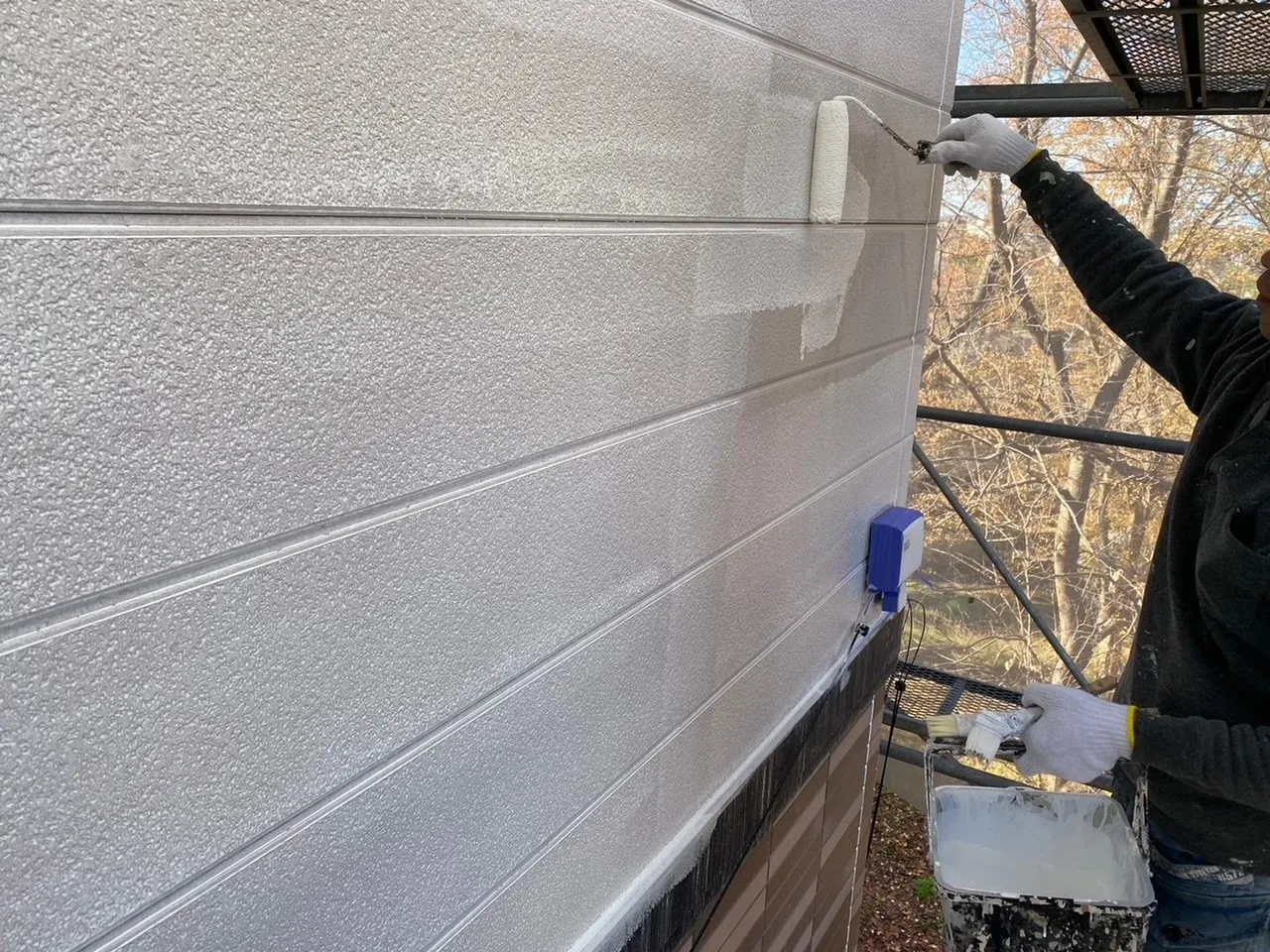 外壁　プライマー塗装