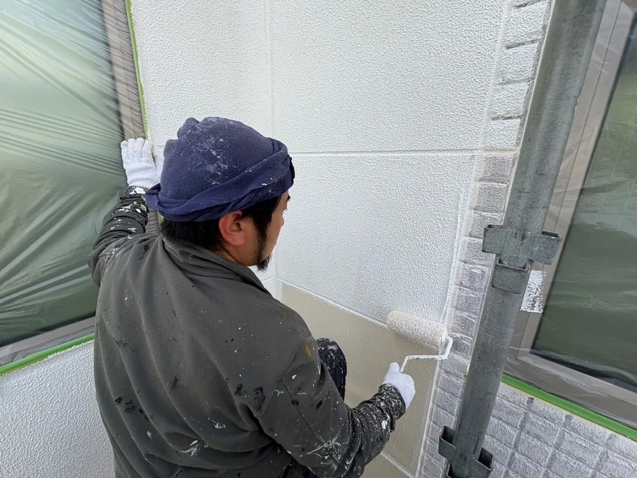 外壁　下塗り塗装　プライマー