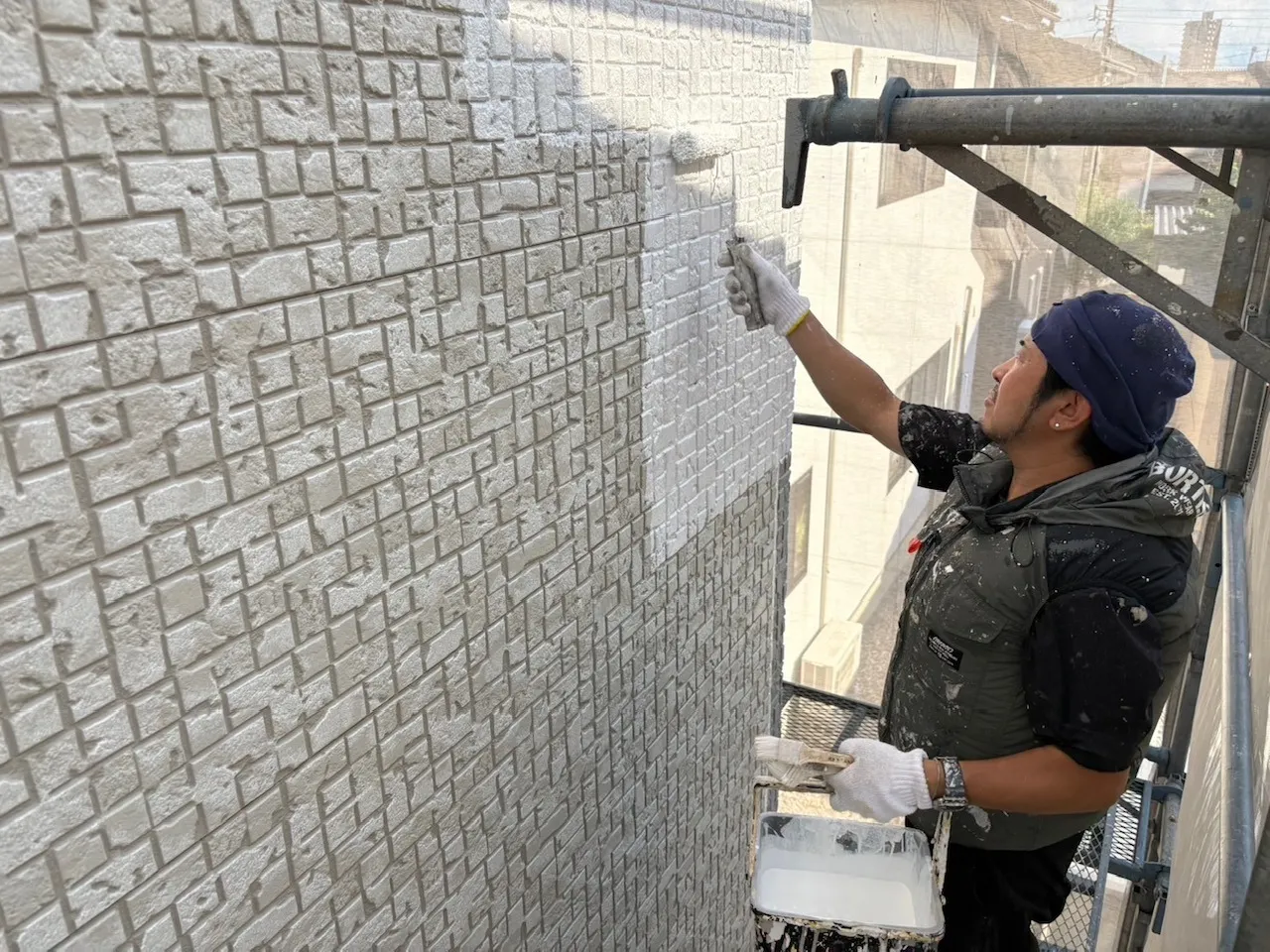 外壁　下塗り塗装　プライマー